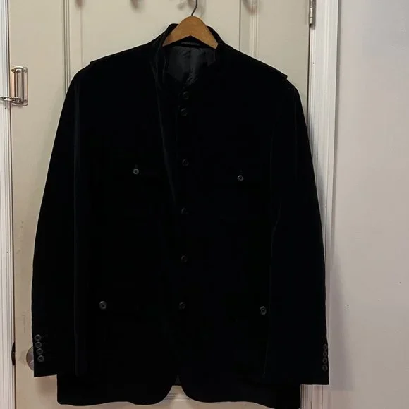 Bachrach Men's 48 Long 95% Cotton/5% Cashmere Crew Neck Corduroy Blazer. Black.